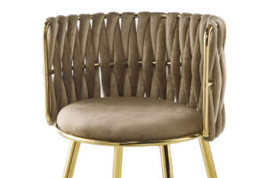 Stoel Milla 100 Beige: luxe stoel met gouden frame en beige velvet zitting en rugleuning.