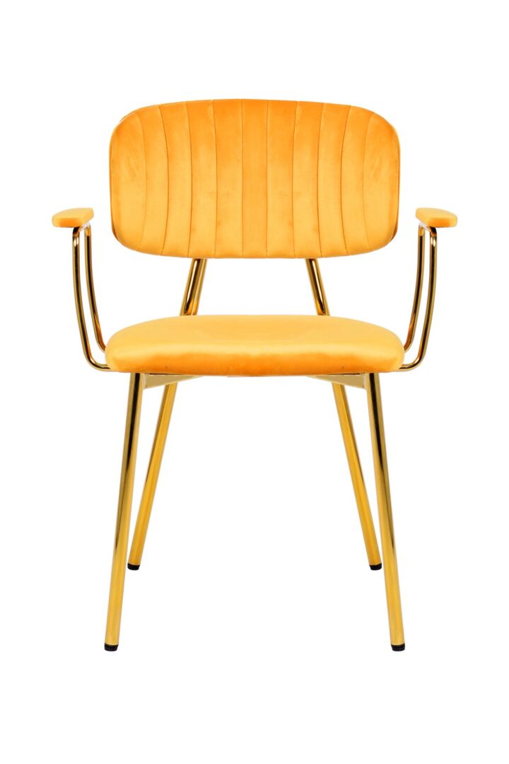 Stoel Kian 200 Lichtoranje: Set van 2 oranje velvet stoelen met gouden poten en armleuningen van Nieuwe Sfeer.