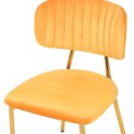 Stoel Kian 100 Lichtoranje set van 2: lichtoranje velvet stoel met gouden poten.