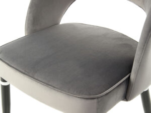 Stoel Courtney 500 Grijs Zilver: detailopname van de grijze velvet zitting.