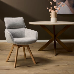 Eetkamerstoel Jona Taupe | Nieuwe Sfeer: Taupe kleurige eetkamerstoel met houten poten