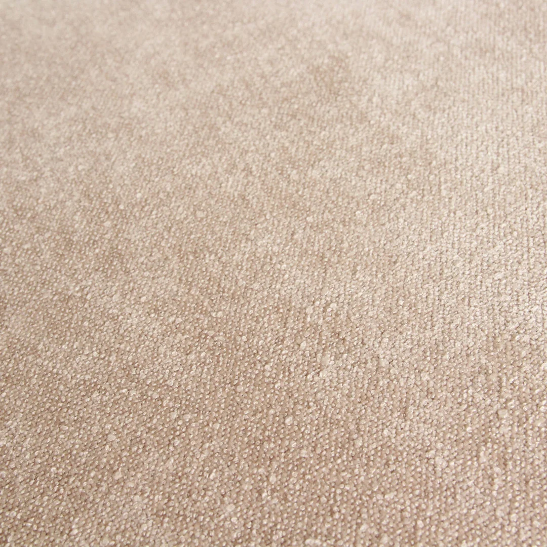 Detailopname crème stof Freya teakhouten eetkamerstoel.