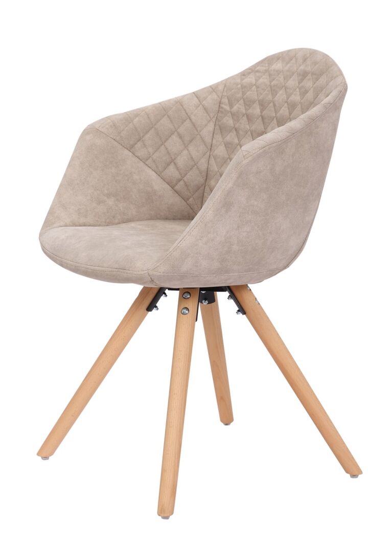 Stoel Chadwick Wit Crème: Beige stoel met houten poten en ruitvormig stiksel | Nieuwe Sfeer