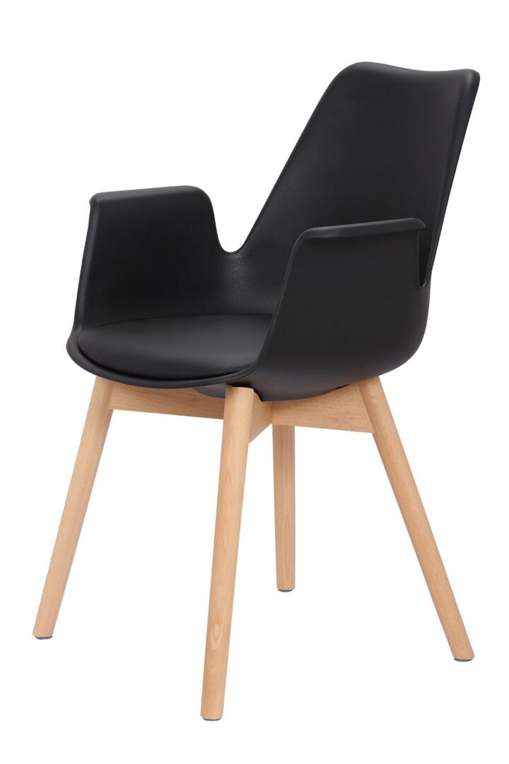 Stoel Chaplin Zwart: Zwarte fauteuil met houten poten van Nieuwe Sfeer (set van 2)