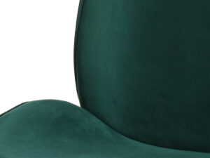 Stoel Charlize Groen: Detailopname van de groene velvet bekleding van de stoel uit de set van 2 | Nieuwe Sfeer.