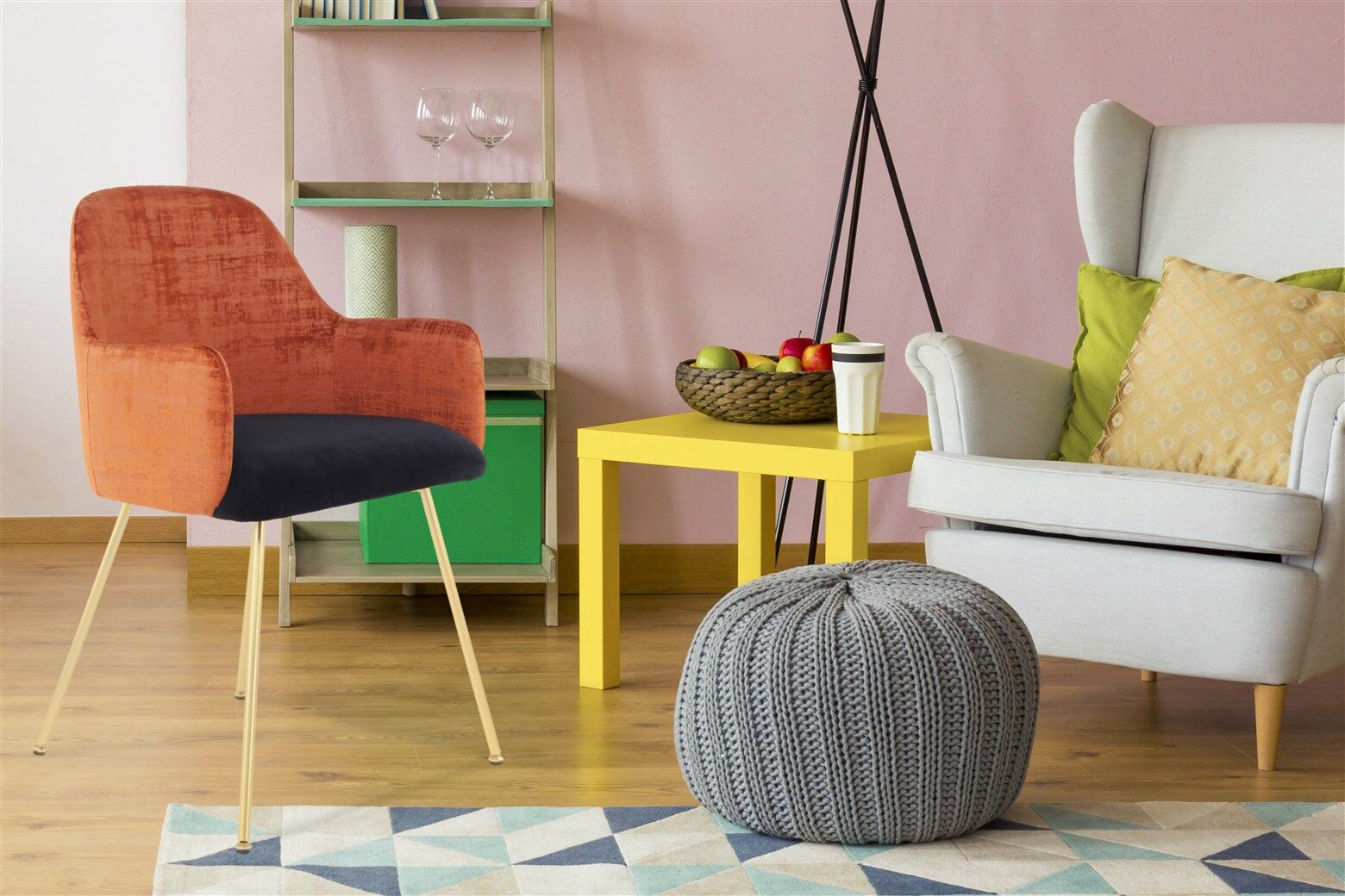 Stoel Richard 500 Terra Bruin Zwart: Oranje stoel met zwarte zitting en gouden poten | Nieuwe Sfeer