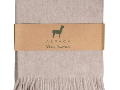 Plaid Milero Mintgroen in zachte lichtbeige tint met franje, luxe alpacawolmix en banderol verpakking
