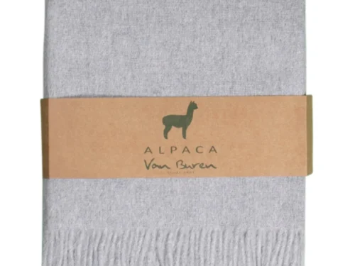 Plaid Skossun mintgroen, zachte alpaca-wollen plaid met franjes en label van Alpaca Van Buren