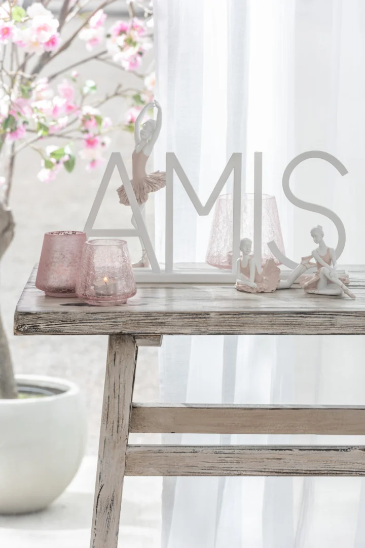 Woonaccessoire Bussum wit metaal, slank 48 cm decor met rustige, strakke uitstraling
