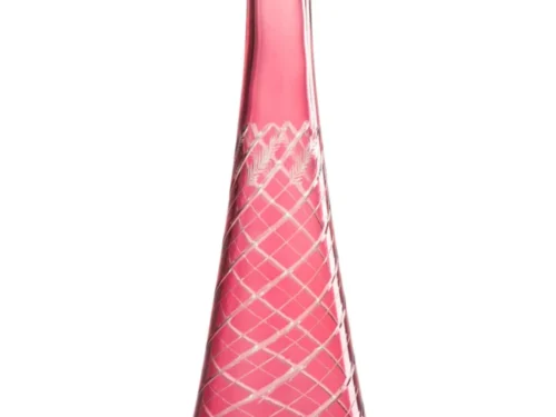 Karaf Baalvona glas rood met slanke vorm en decoratieve geslepen details, 42 cm hoog