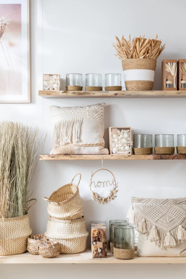 Krans Dubik Naturel met tekst en gedroogde bloemen, hangende woonaccessoire in zachte naturel tinten