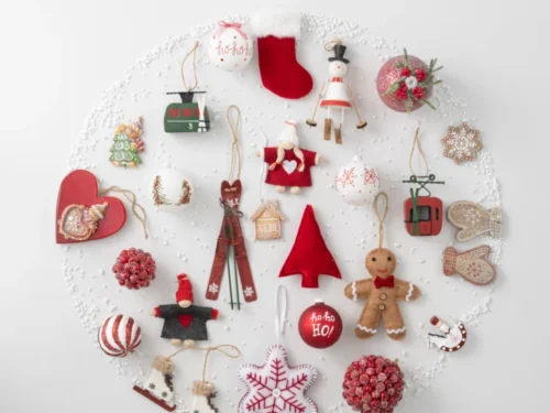 Kerstboom Blois rode polyester hangers set van 3 met hart-, ster- en boomvorm