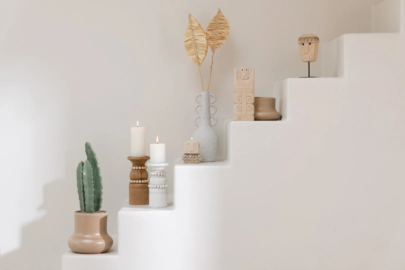 Beeld Haavesta steen naturel H24 cm, set van 2, met tijdloos boho ontwerp op trapdecoratie