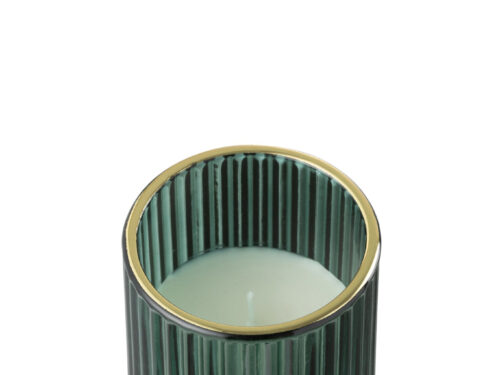 Geurkaars Sinnane in groen geribbeld glas met goudrand en witte kaars, stijlvolle woonaccessoire