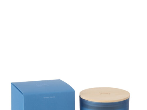 Blauwe Geurkaars Fiebu met houten deksel en verpakking, frisse zeespray geur, modern en rustgevend interieurstuk