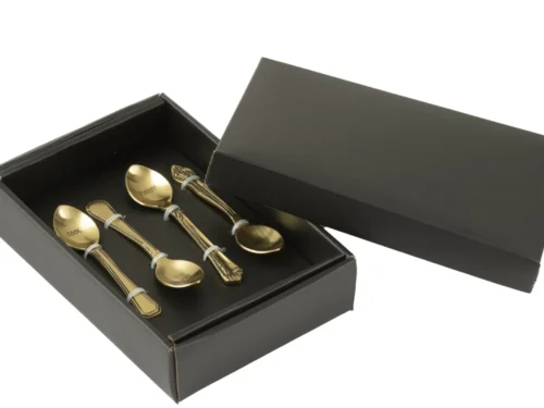 Staalond opbergdoos van goudkleurig messing, compact en stijlvol voor kleine spullen op dressoir of plank