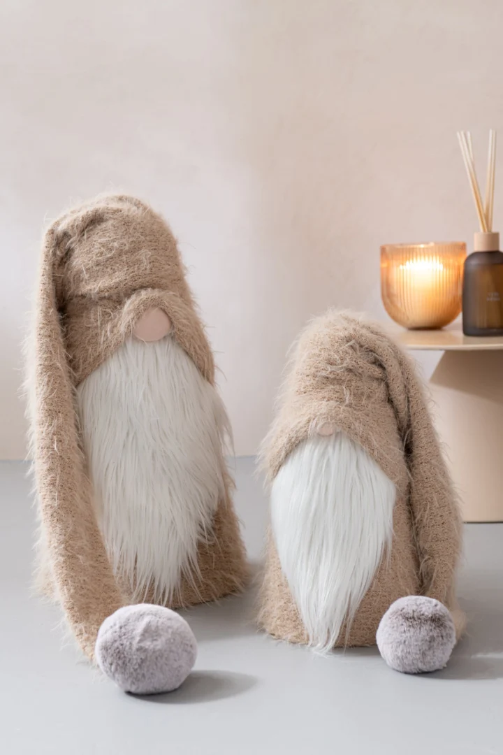 Beige Decoratiefiguur Klaannero polyester winterse kerstman H44 cm met zachte, rustieke uitstraling