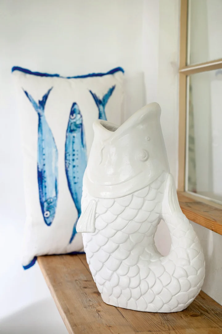 Witte Bloempot Cieskone H35 cm in visvorm, decoratief en compact voor binnen of buiten