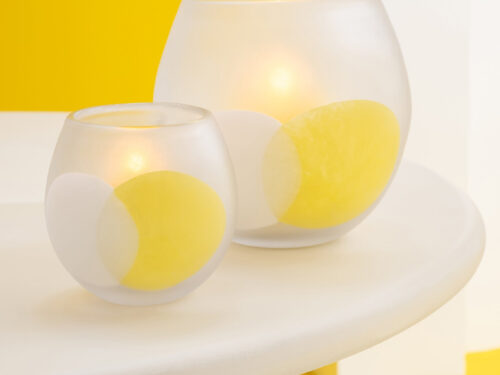 Windlicht Skoomio wit glas H14 cm, met zachte kaarsgloed en compacte ronde vorm