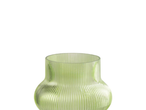 Vaas Kistund glas groen H25 cm met geribde vorm en slanke voet, compacte blikvanger voor elk interieur