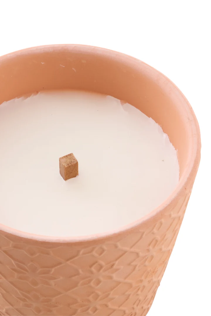 Kaars Flierun Paraffine Beige met terracotta houder en zachte citroenkaarsvulling, topview