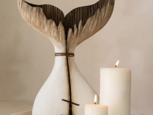 Decoratiefiguur Haassu hout naturel, 25,5 cm, rustieke walvisstaartvorm met warme natuurlijke afwerking