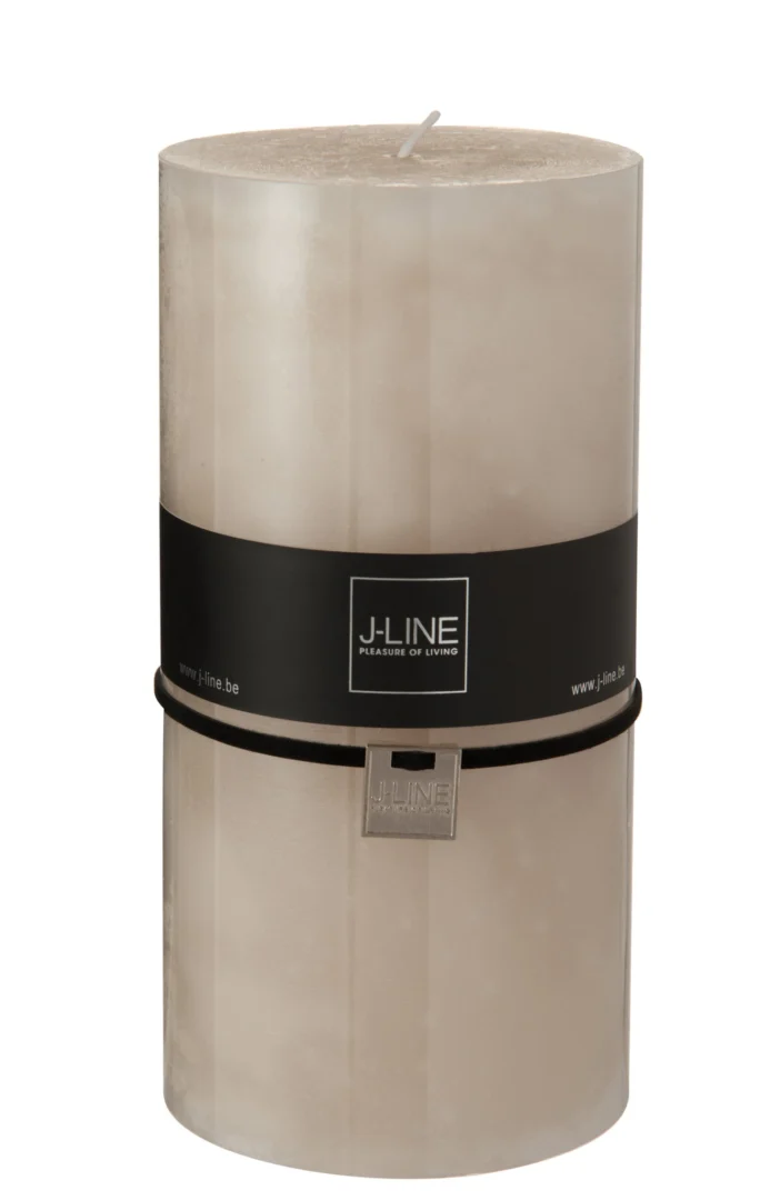 Cilinderkaars Rensik Beige, grote beige stompkaars met J-LINE band en rustige, tijdloze uitstraling