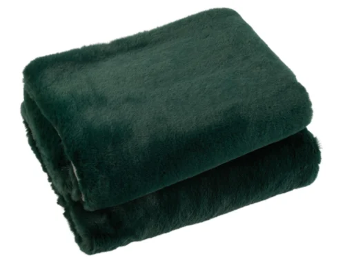 Plaid Preilder Groen, zachte donkergroene plaid van pluizig polyester, opgevouwen op witte achtergrond
