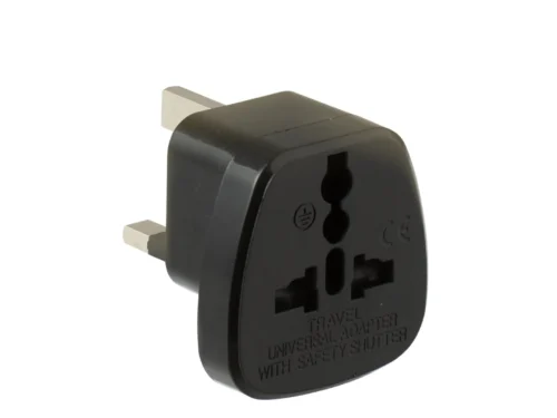 Stekker Zeernora zwart met messing accenten, compacte UK-stekker met universele adapter en veiligheidssluiting