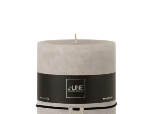Cilinderkaars Leiltea grijs met strakke vorm en decoratieve J-LINE band, voor een rustige sfeer.