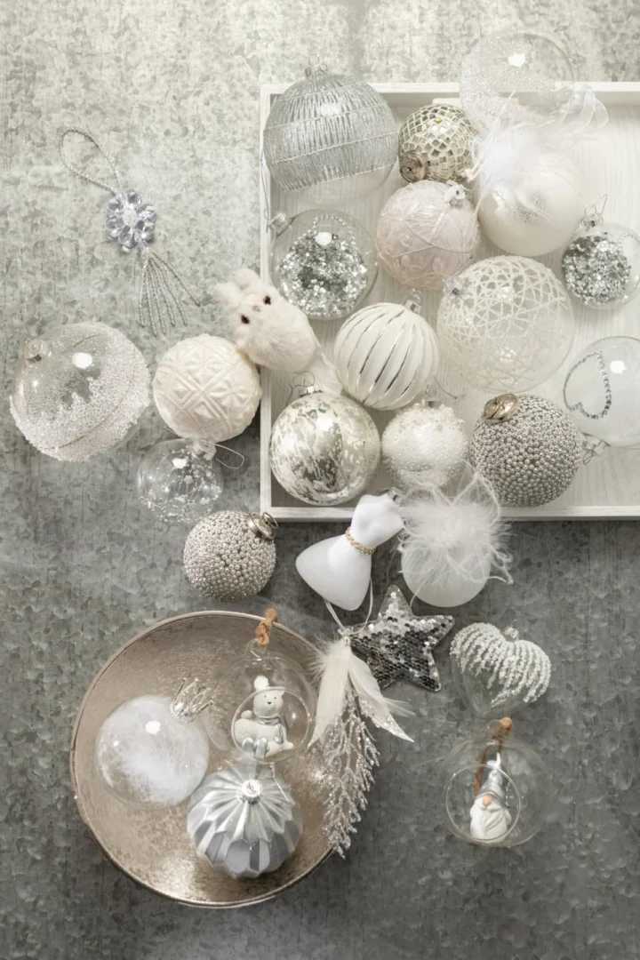 Kerstballen Faanel Glas Zilver met mozaïeklook en fijne ijzerdetails voor een feestelijke glans