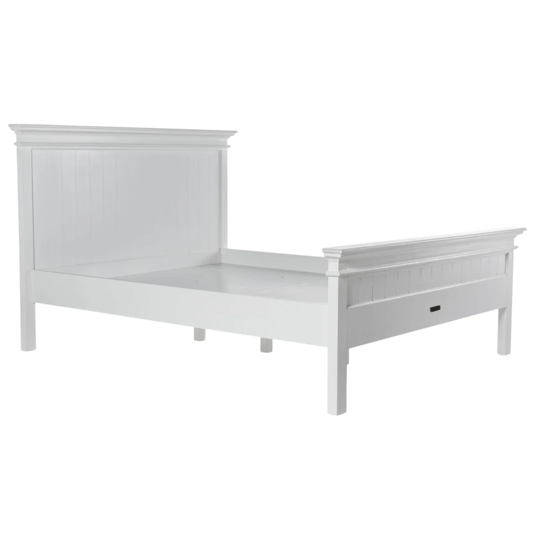 Bed Pintas Wit, wit MDF bed met strakke lijnen en hoog hoofdbord voor een rustige slaapkamerstijl