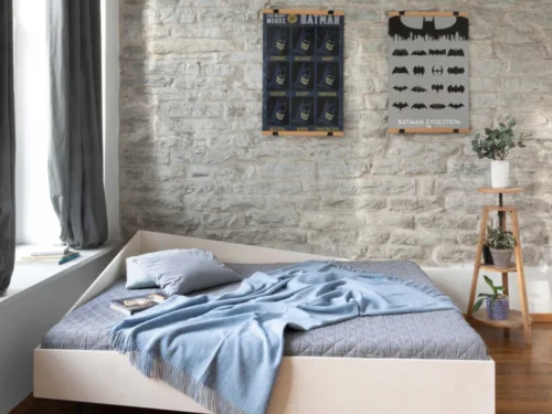 Bed Loordero hoekbed in wit OSMO, met asymmetrisch ontwerp en ruimtelijke uitstraling in de slaapkamer