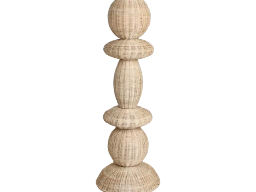 Beestone vloerlamp van beige rotan met gevlochten bollen en natuurlijke, warme uitstraling