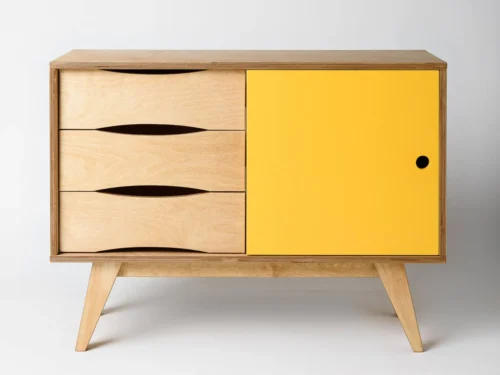 Dressoir Keerund Geel met drie lades en gele deur, retro design in licht eiken houtfinish