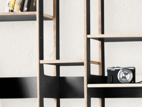 Wandplank Jormio 210 cm zwart HPL met strakke open vakken voor boeken en woonaccessoires