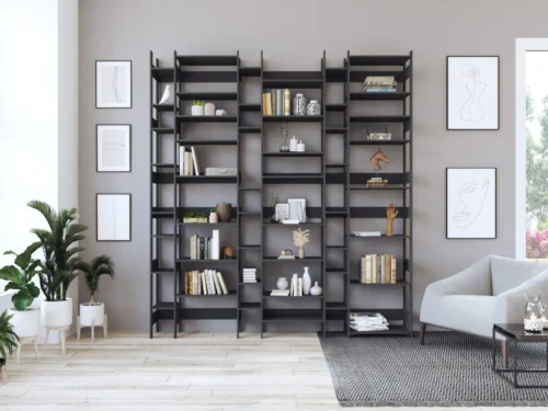 Wandplank Heilvos 210 cm in zwart Valchromat, gevuld met boeken en accessoires in een modern interieur