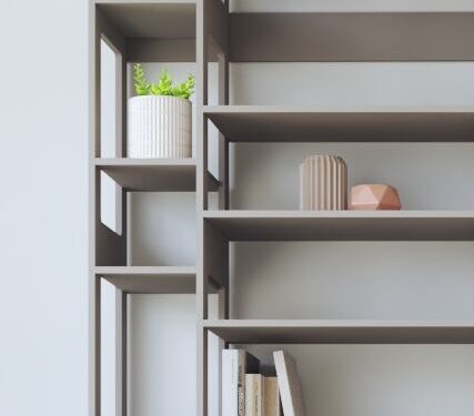 Wandplank Zebia 210 cm in lichtgrijs Valchromat met 2 tafelbladen, moderne wandoplossing met open vakken