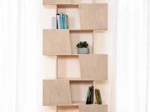 Wandplank Slimmero Wit 89 cm met asymmetrische deuren, open vakken en lichte houtlook