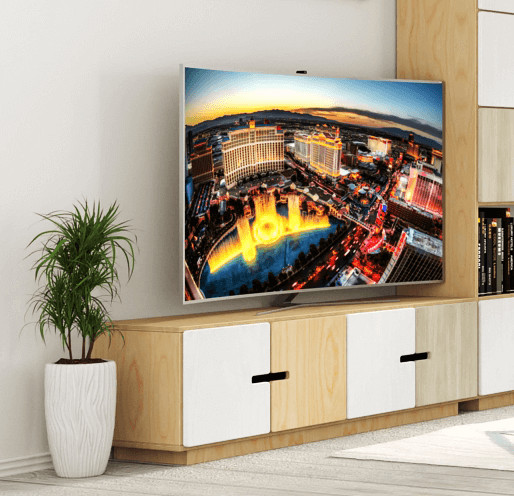 TV-meubel Grillo Wit 145 cm met vier deuren en warme houtlook in een strakke woonkameropstelling