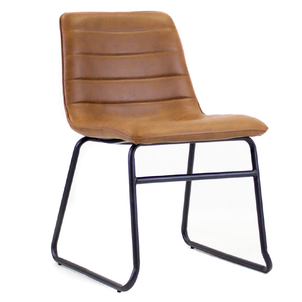 Stoel Vuvond Cognac met cognackleurige PU-lederen zitting en zwart metalen sledeframe