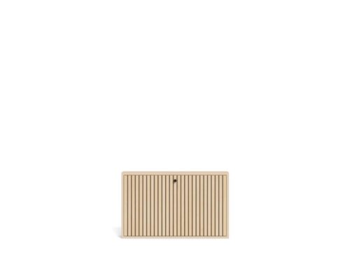 Schoenenkast Peeltum naturel, compacte eiklook kast met verticale latten en zwarte greep voor halopbergruimte