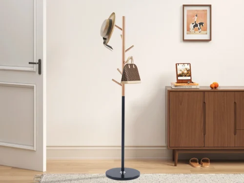 Kapstok Ceikesta Mat Zwart 37 cm met slank design, haken en ronde voet in een rustige hal