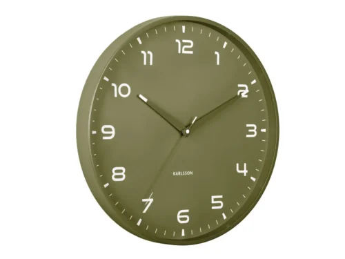 Groene Karlsson Wandklok Jeika met minimalistisch design, witte cijfers en subtiele wijzers