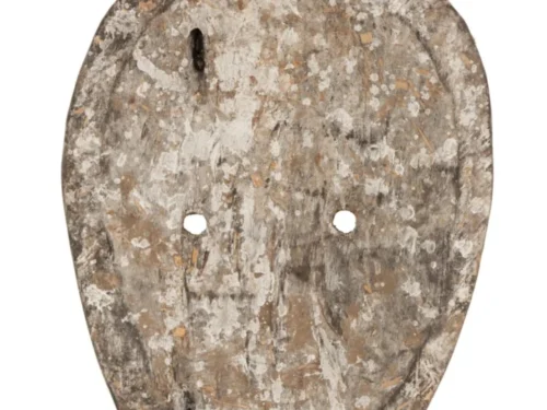Beeld Pavia Albizia Bruin H31 cm met abstracte maskervorm en slank silhouet op standaard