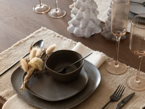 Kerstboom Rienol grijs glas met matte, ijsgesuikerde afwerking, sfeervolle kerstdecoratie voor de eettafel, 20 cm
