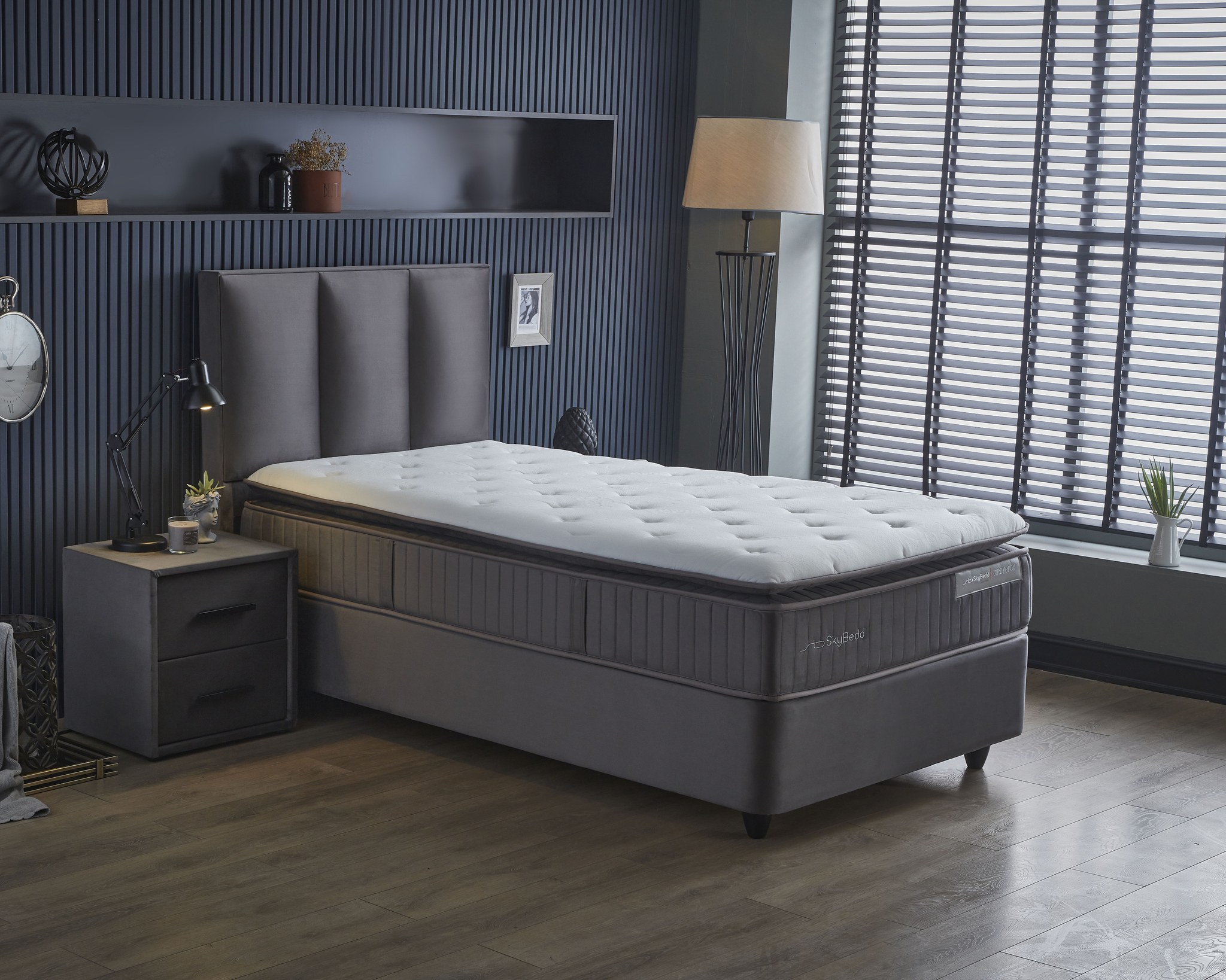 Boxspring Steemmu antraciet 90x200 met hoofdbord, opbergbox en matras in luxe fluweel