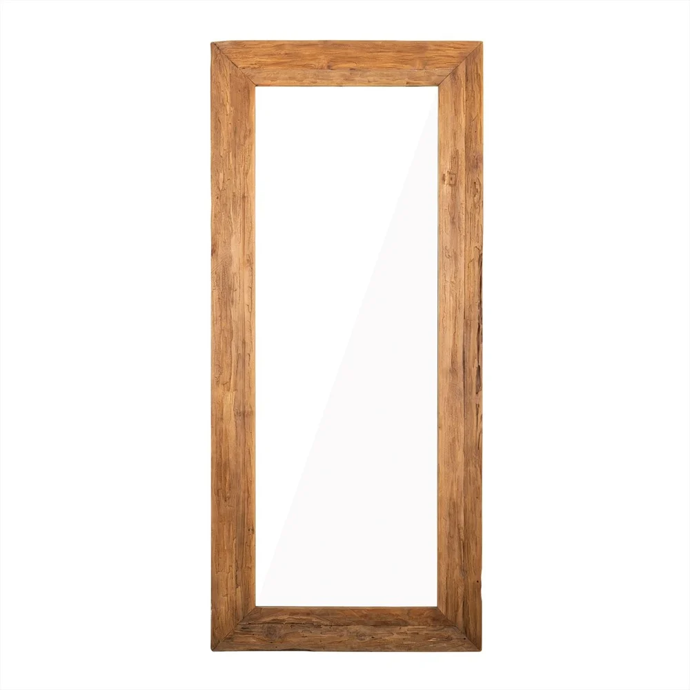 Spiegel Doormis met langwerpig rechthoekig frame van geleefd teakhout, warm en natuurlijk design