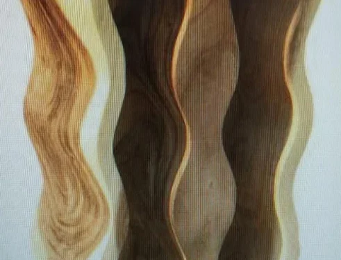 Wijnrek Gaatos van massief Suar-hout met organische vormen en natuurlijke houtnerf voor 3 wijnflessen