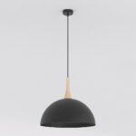 Hanglamp Herrun Zwart met zwarte koepel, houten detail en verstelbare ophanghoogte